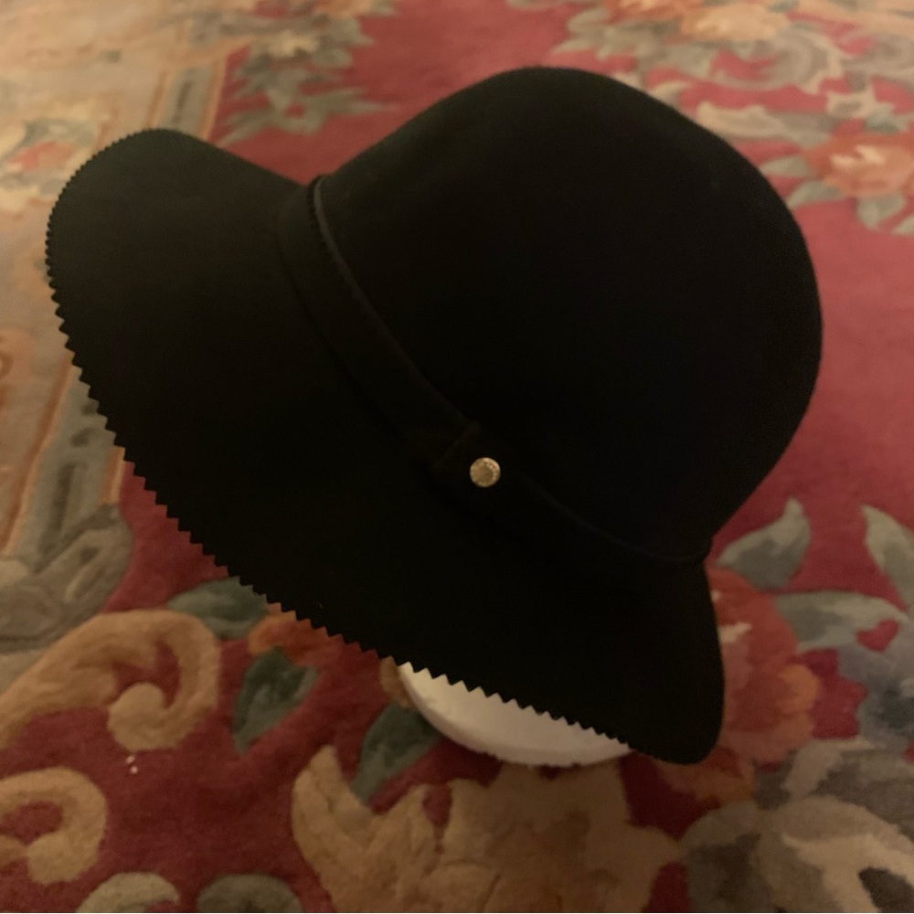 BCBG GENERATION wool felt hat